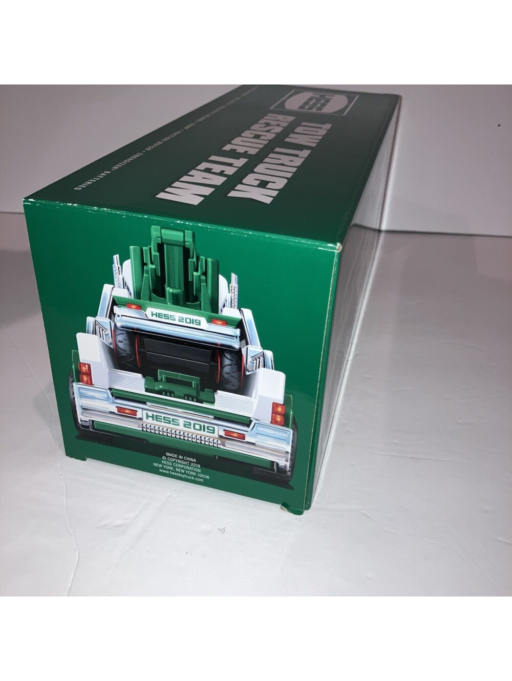 2019 Hess Tow Truck And Rescue Team Hess Truck NEW In Box - Picture 6 of 7